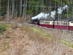 
'Merddin Emrys' on the way down, Ffestiniog Railway, April 2013